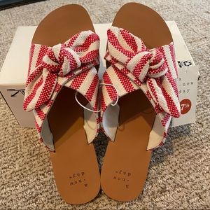 Super cute sandals.  Perfect for 4th of July. 🇺🇸